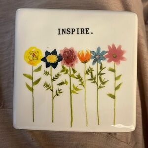 NWOT Rae Dunn floral ‘Inspire’ home decor